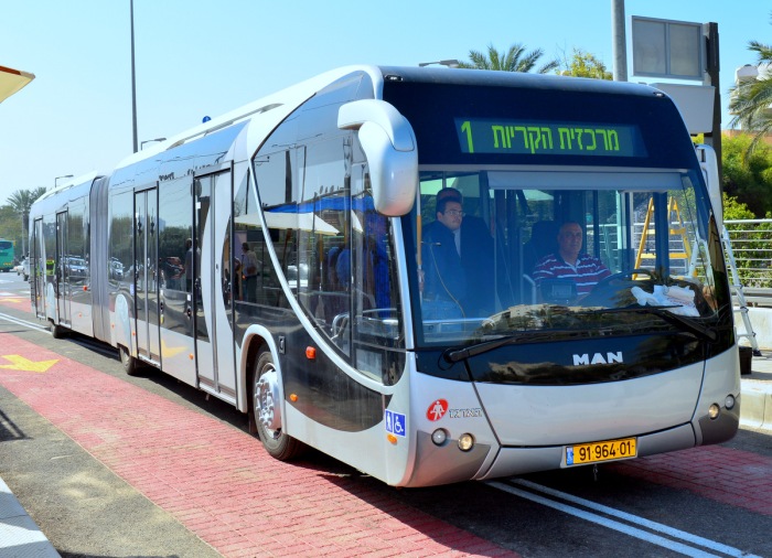 המטרונית בחיפה, למעשה זהו אוטובוס ארוך