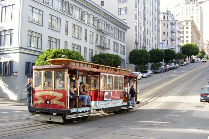 קרונות רכבל בסן-פרנסיסקו. צילום: וויקימדיה